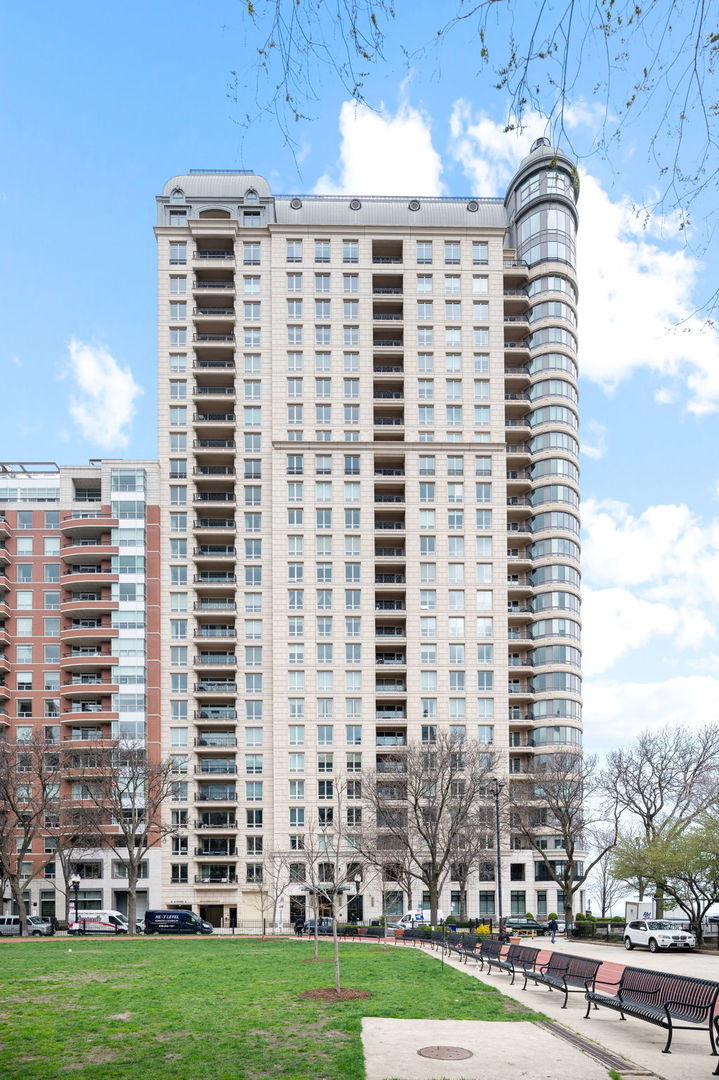 840 N Lake Shore Drive 203