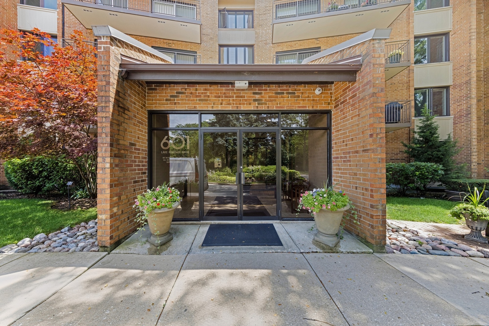 601 Lake Hinsdale Drive 112