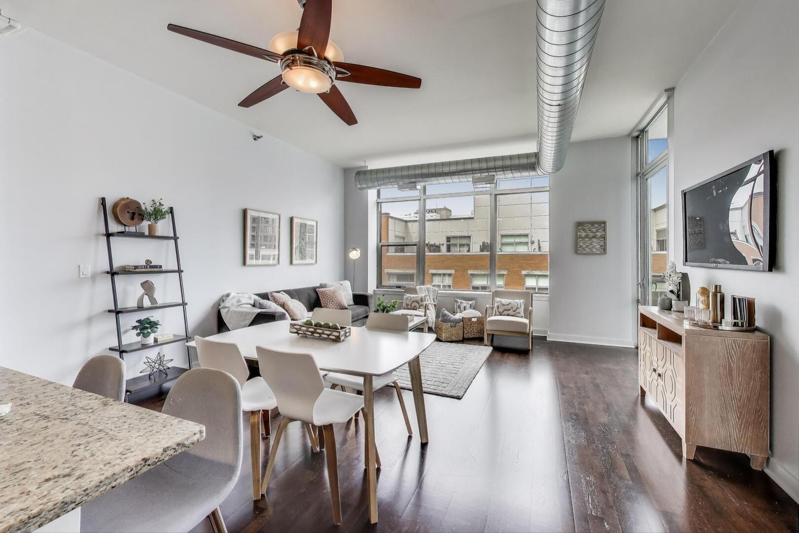 901 W Madison Street 609