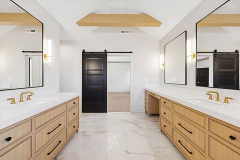 Tiny photo for 147 N Myrtle Avenue, Elmhurst, IL 60126 (MLS # 12498838)