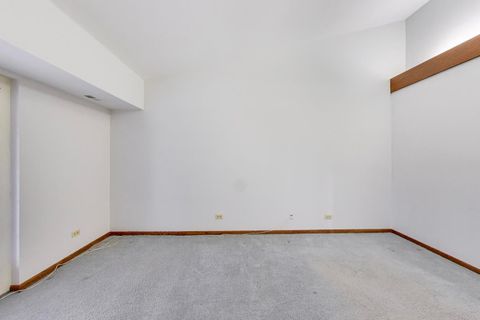 Tiny photo for 540 Biesterfield Road #301, Elk Grove Village, IL 60007 (MLS # 12604398)