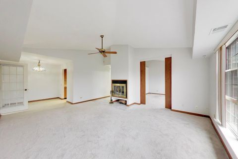Tiny photo for 540 Biesterfield Road #301, Elk Grove Village, IL 60007 (MLS # 12604398)