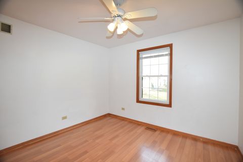 Tiny photo for 4475 Olmstead Drive, Hoffman Estates, IL 60192 (MLS # 12575590)