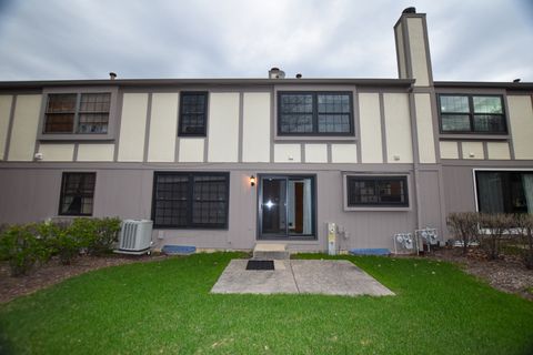 Tiny photo for 4475 Olmstead Drive, Hoffman Estates, IL 60192 (MLS # 12575590)