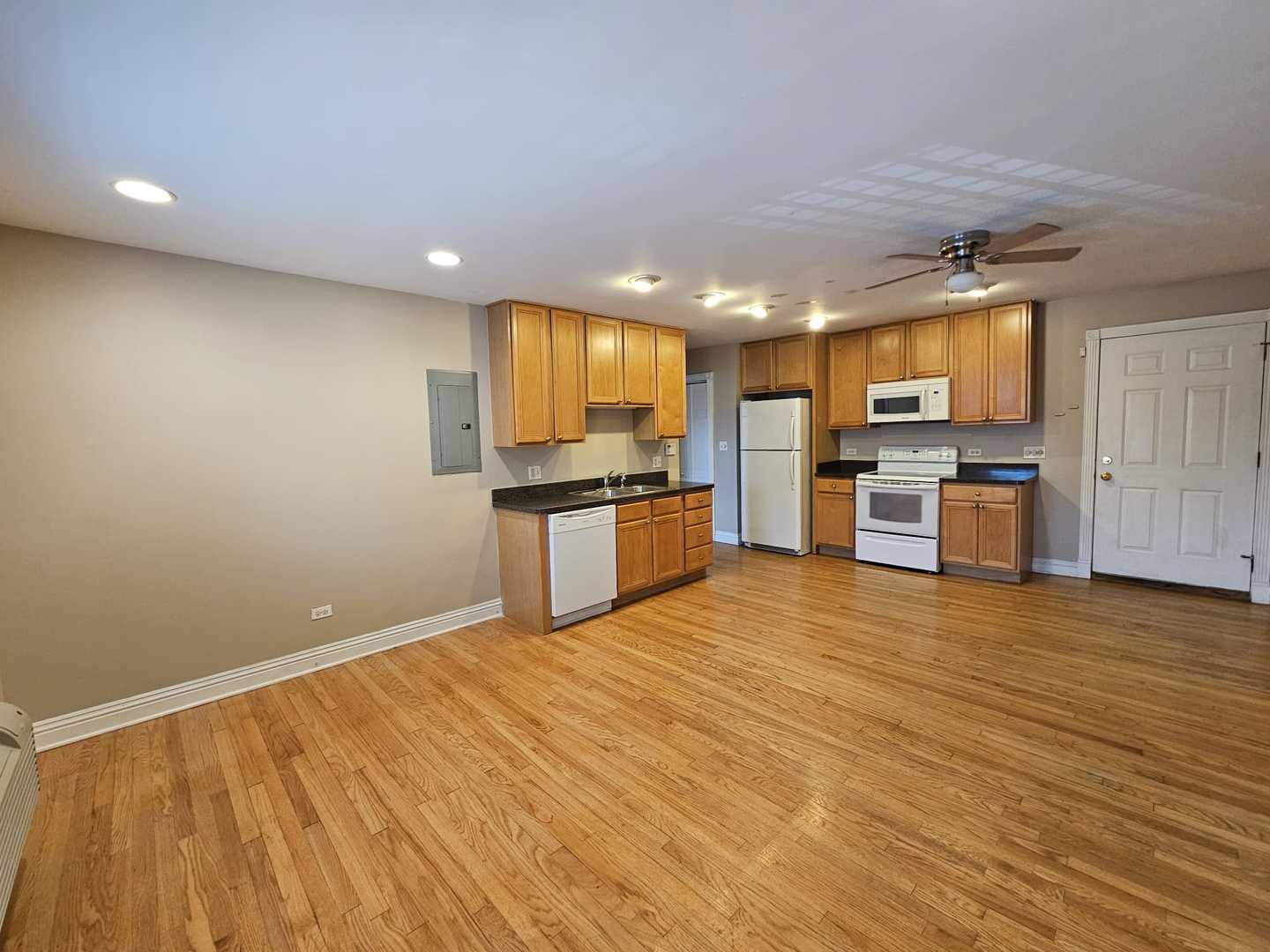5225 N ASHLAND Avenue 3B