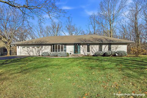 Tiny photo for 14320 Westwood Trail, Woodstock, IL 60098 (MLS # 12545172)