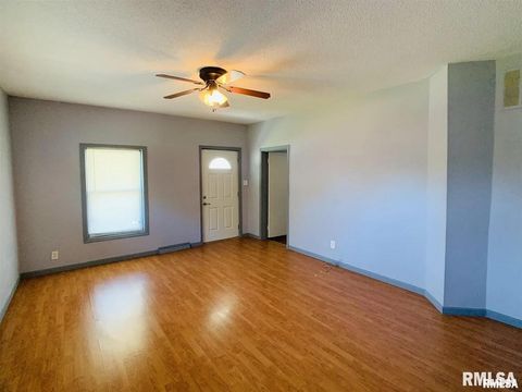 Tiny photo for 716 W POPLAR Street, Harrisburg, IL 62946 (MLS # QC4269745)