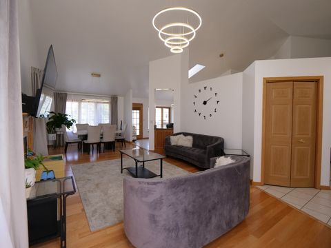 Tiny photo for 6706 Pondview Drive, Tinley Park, IL 60477 (MLS # 12615611)