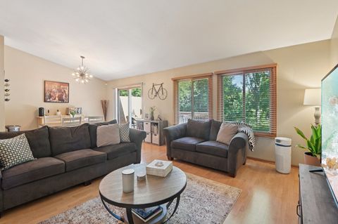 Tiny photo for 209 Lorien Court, East Dundee, IL 60118 (MLS # 12464631)