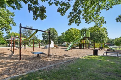 Tiny photo for 209 Lorien Court, East Dundee, IL 60118 (MLS # 12464631)