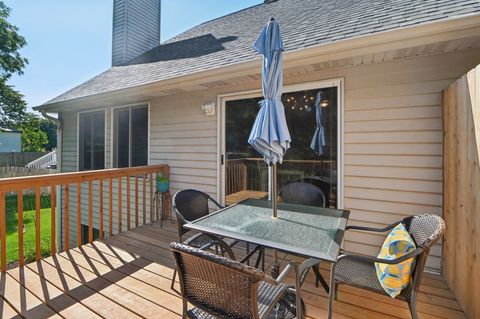 Tiny photo for 209 Lorien Court, East Dundee, IL 60118 (MLS # 12464631)