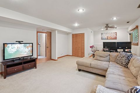 Tiny photo for 209 Lorien Court, East Dundee, IL 60118 (MLS # 12464631)