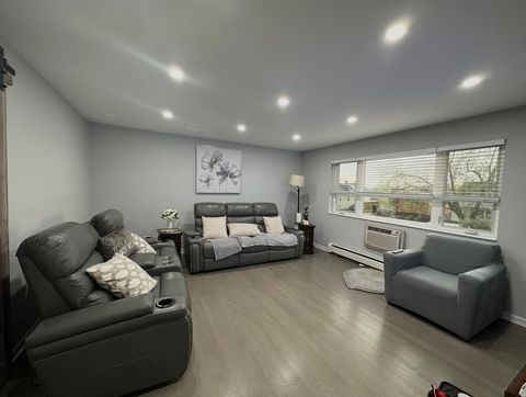 Tiny photo for 4209 Kolze Avenue #2S, Schiller Park, IL 60176 (MLS # 12586580)