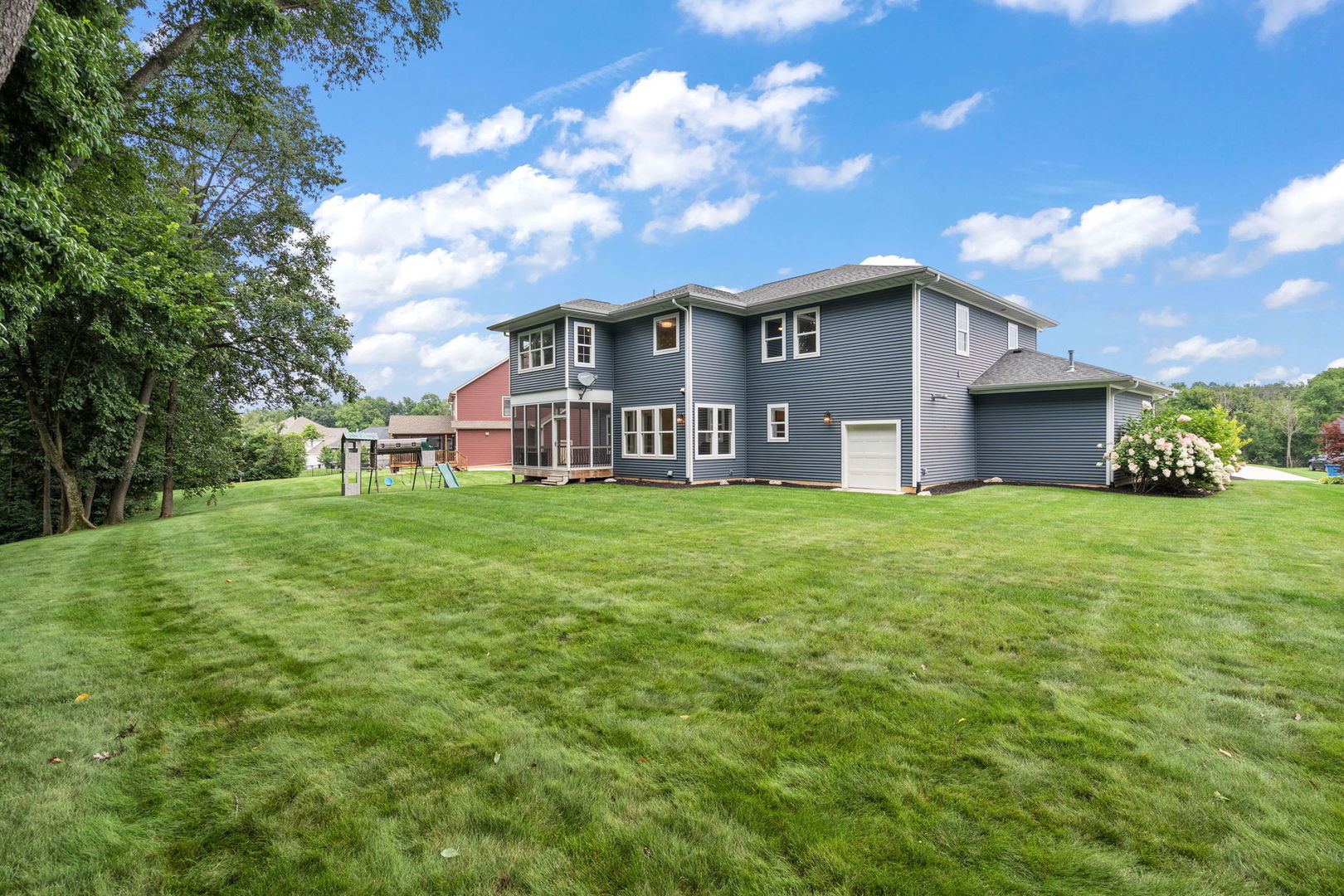326 W Houghton Drive