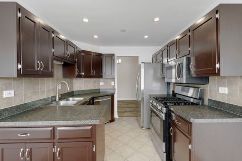 Tiny photo for 9724 W Creek Road #E2, Palos Park, IL 60464 (MLS # 12614341)