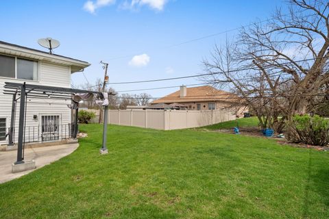 Tiny photo for 16811 Louis Court, South Holland, IL 60473 (MLS # 12617035)