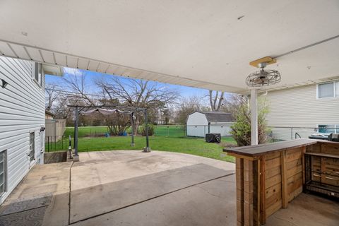 Tiny photo for 16811 Louis Court, South Holland, IL 60473 (MLS # 12617035)