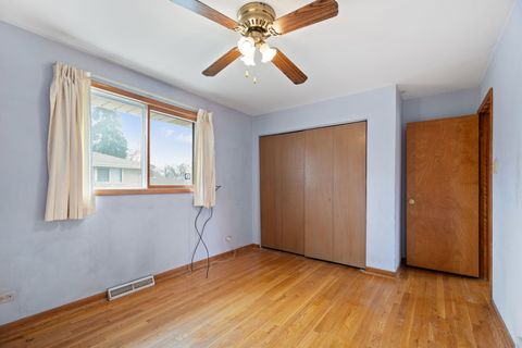 Tiny photo for 16811 Louis Court, South Holland, IL 60473 (MLS # 12617035)