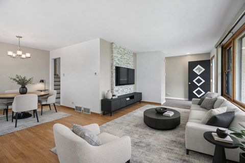 Tiny photo for 16811 Louis Court, South Holland, IL 60473 (MLS # 12617035)