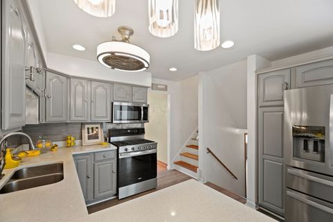 Tiny photo for 16811 Louis Court, South Holland, IL 60473 (MLS # 12617035)