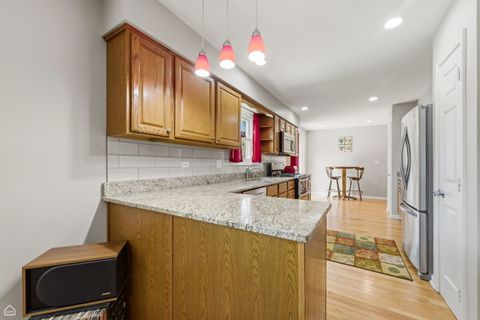 Tiny photo for 275 ESSEX Court, Aurora, IL 60504 (MLS # 12688230)