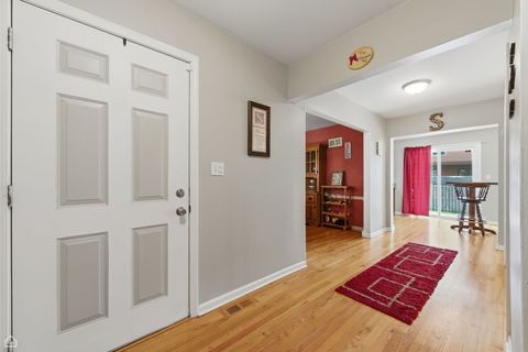 Tiny photo for 275 ESSEX Court, Aurora, IL 60504 (MLS # 12688230)
