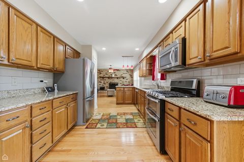 Tiny photo for 275 ESSEX Court, Aurora, IL 60504 (MLS # 12688230)