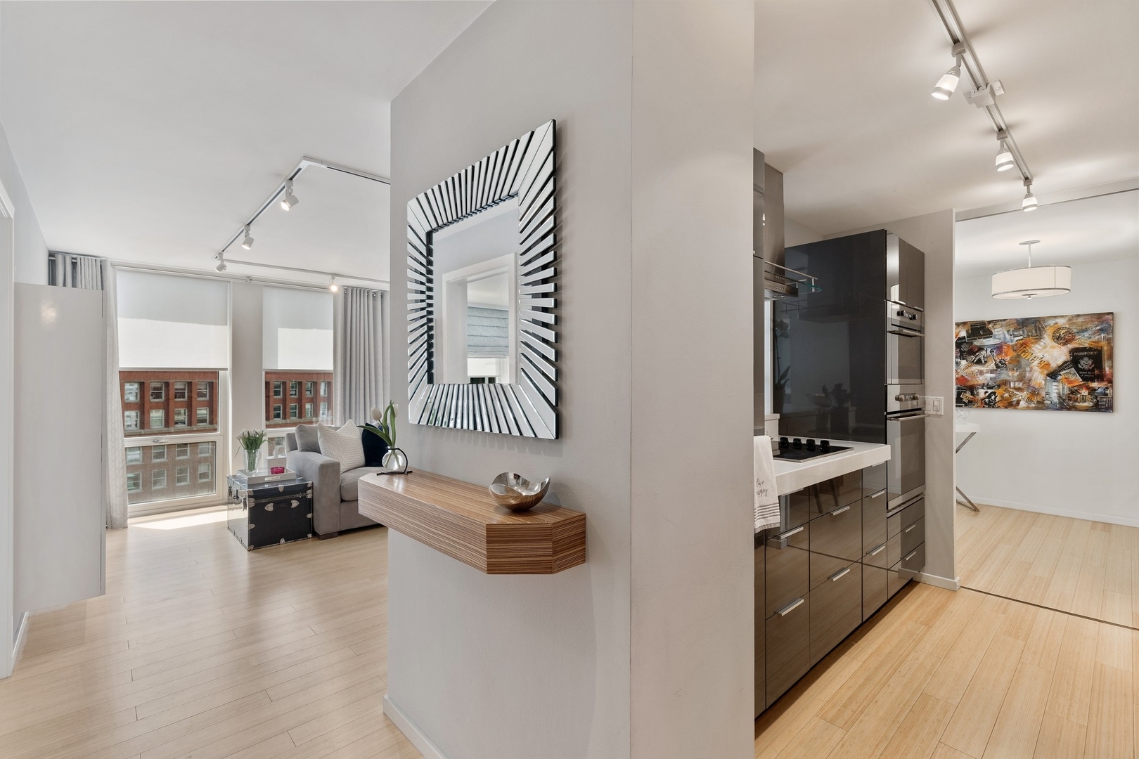 111 E Chestnut Street 17G