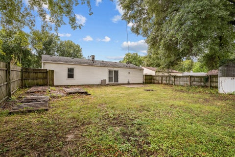 Tiny photo for 947 36th Avenue, East Moline, IL 61244 (MLS # 12763232)