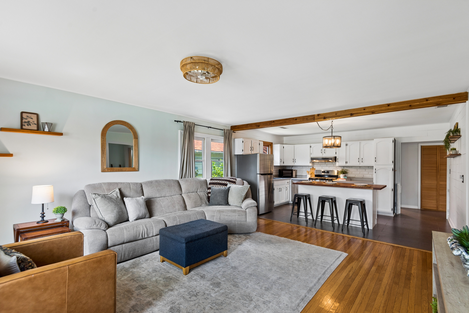 812 Lake Shore Drive