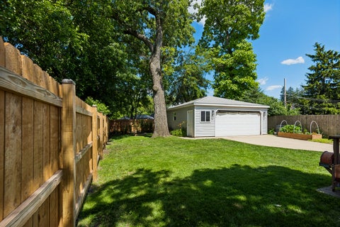 Tiny photo for 812 Lake Shore Drive, Wauconda, IL 60084 (MLS # 12690000)