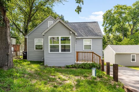 Photo of 3821 E Wonder Lake Road, Wonder Lake, IL 60097 (MLS # 12388401)