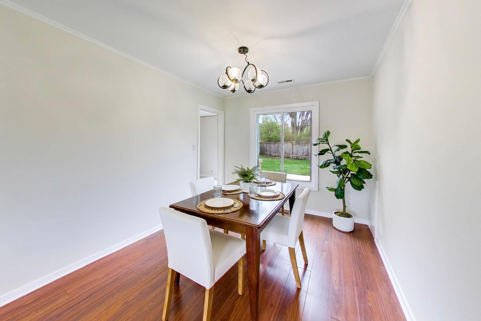 1149 N Hickory Avenue