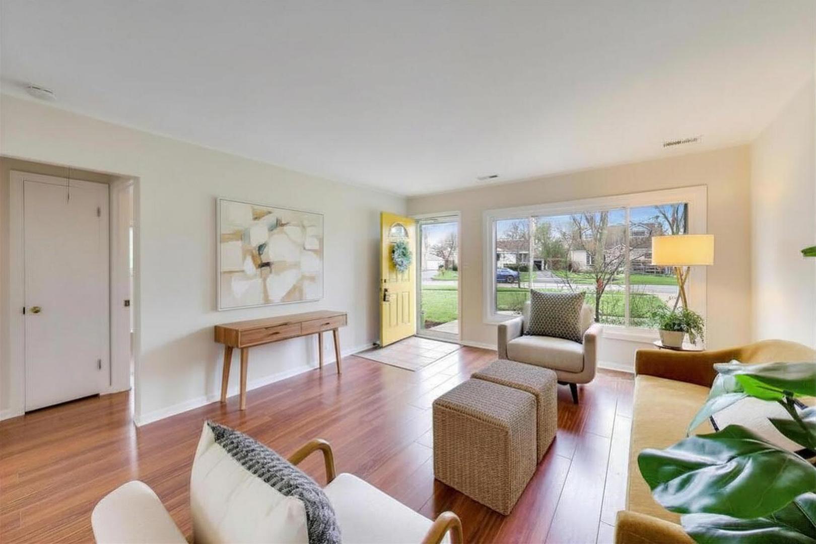 1149 N Hickory Avenue