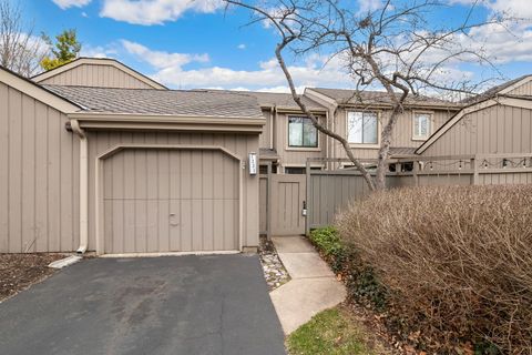 Photo of 1331 Oak Hill Road, Lake Barrington, IL 60010 (MLS # 12605956)