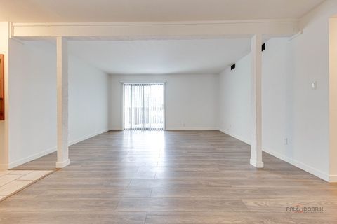 Tiny photo for 800 Brook Drive #1, Streamwood, IL 60107 (MLS # 12553624)