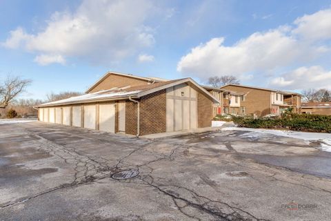 Tiny photo for 800 Brook Drive #1, Streamwood, IL 60107 (MLS # 12553624)