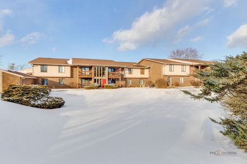 Tiny photo for 800 Brook Drive #1, Streamwood, IL 60107 (MLS # 12553624)