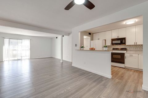 Tiny photo for 800 Brook Drive #1, Streamwood, IL 60107 (MLS # 12553624)