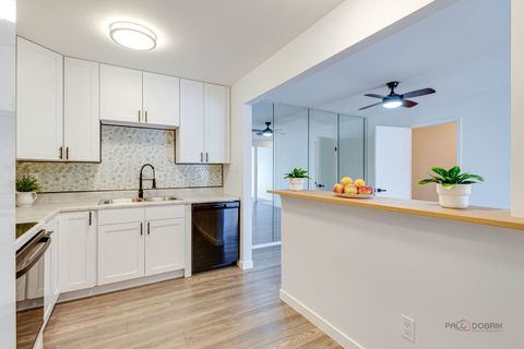 Tiny photo for 800 Brook Drive #1, Streamwood, IL 60107 (MLS # 12553624)