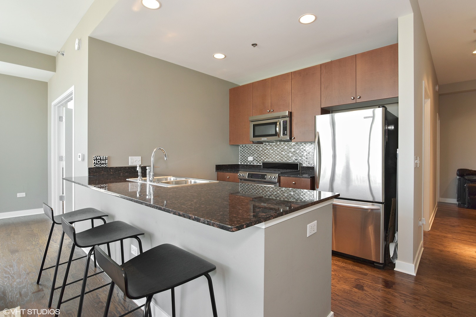 303 W Ohio Street 3002