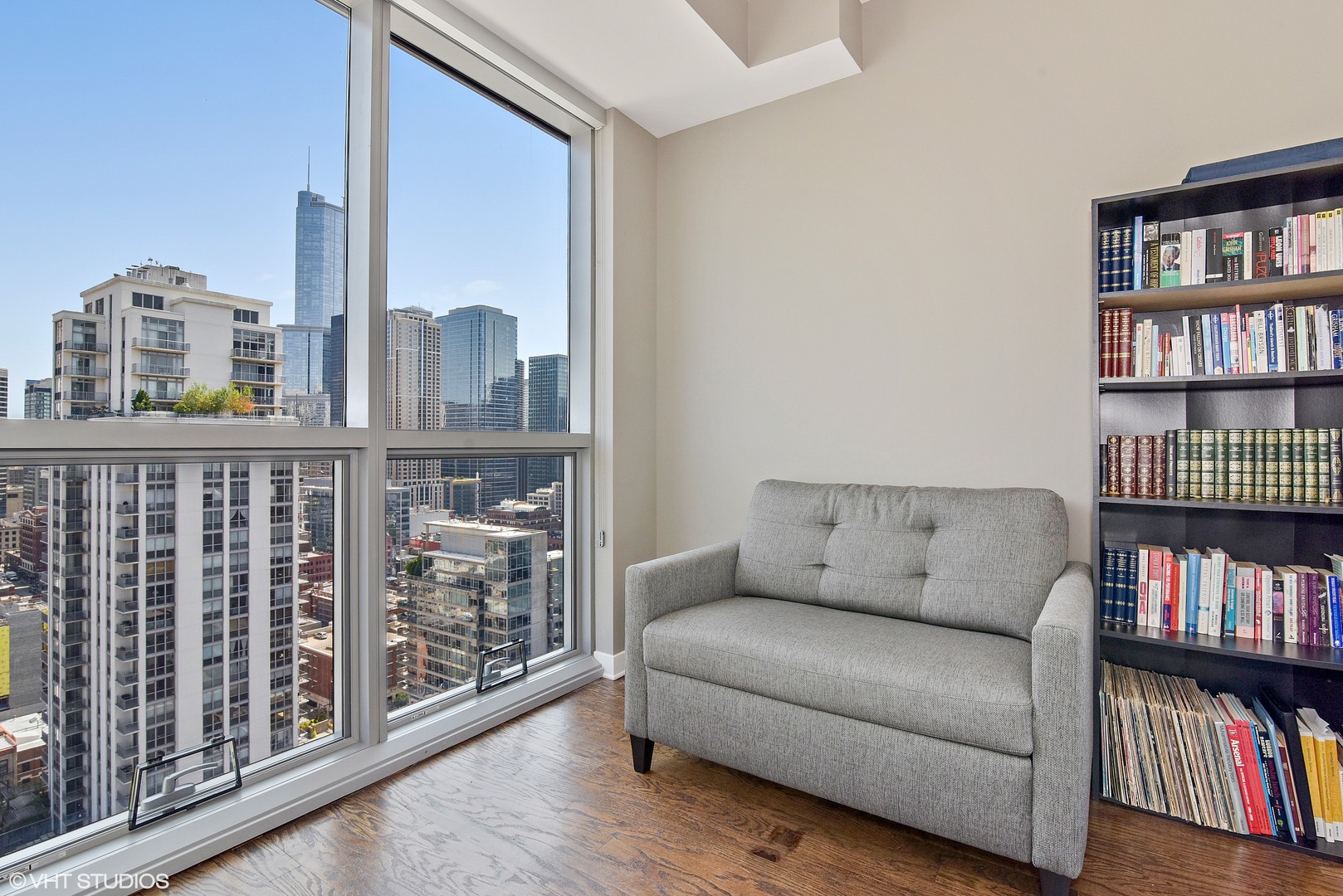 303 W Ohio Street 3002