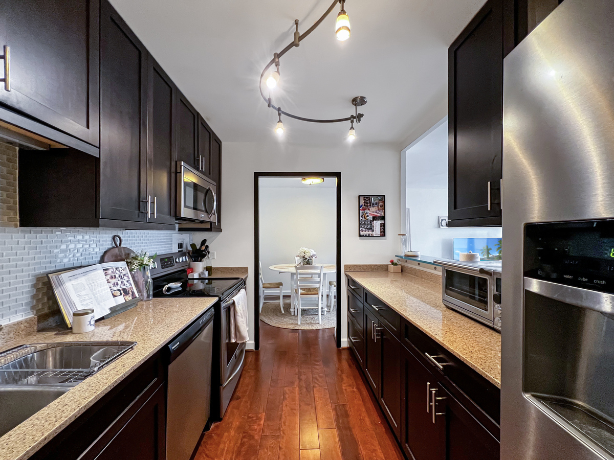 1400 N State Parkway 16B