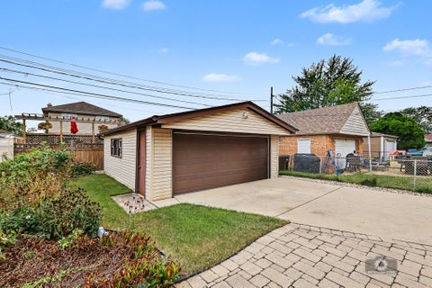 Tiny photo for 3843 W 107th Place, Chicago, IL 60655 (MLS # 12762085)