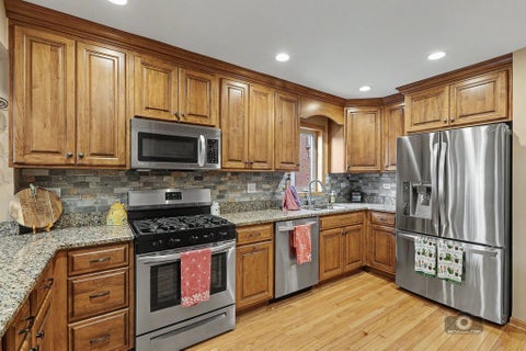 Tiny photo for 3843 W 107th Place, Chicago, IL 60655 (MLS # 12762085)