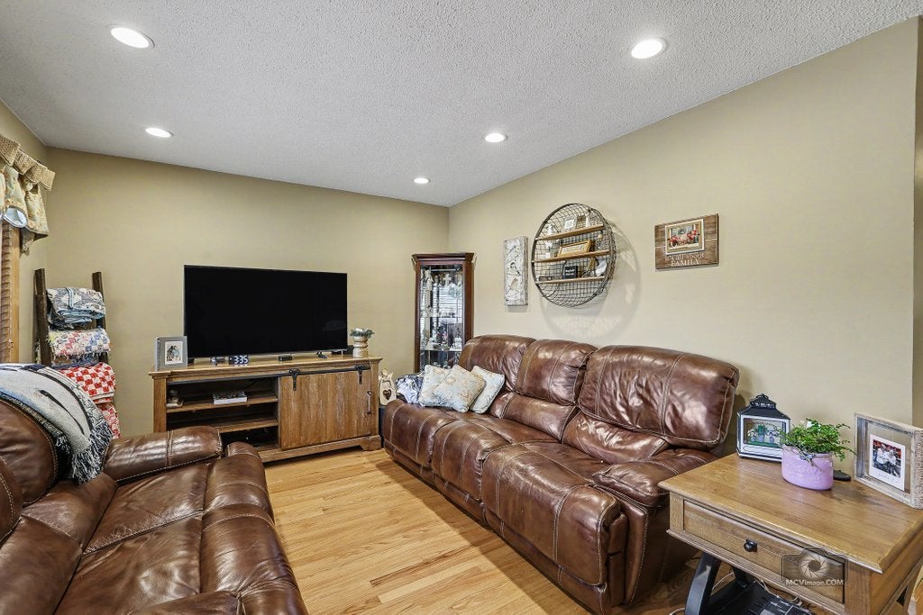 3843 W 107th Place