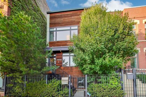 Photo of 1856 W HURON Street, Chicago, IL 60622 (MLS # 12644158)