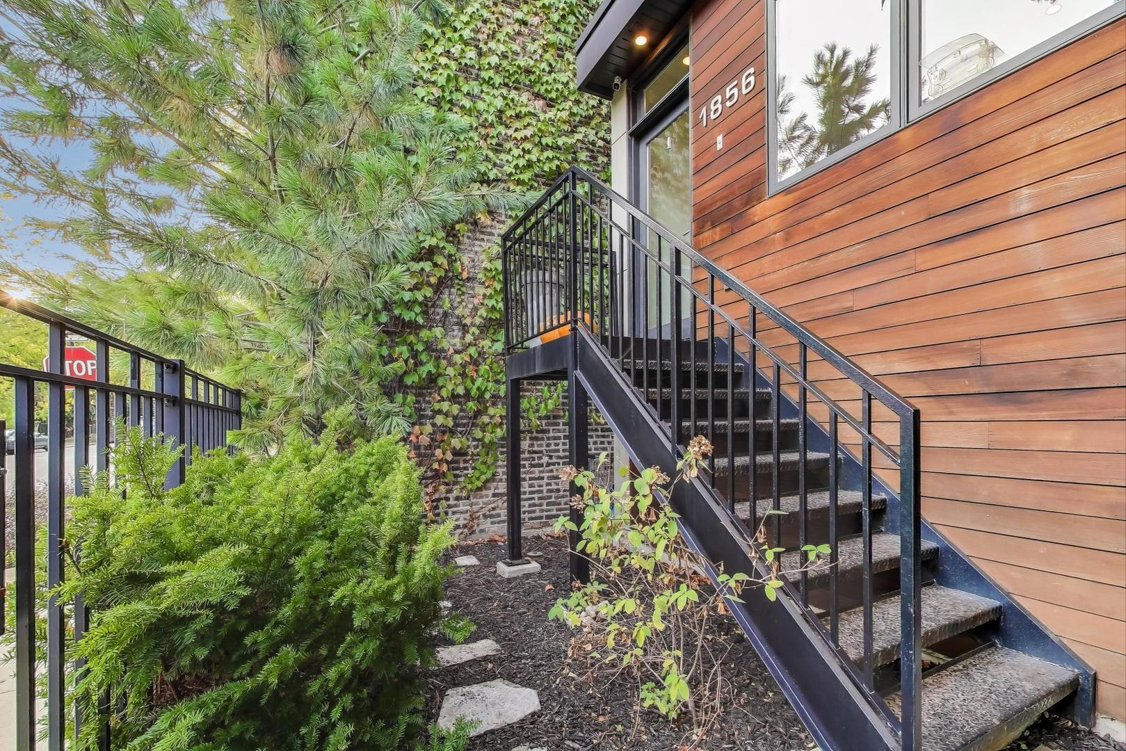 1856 W HURON Street
