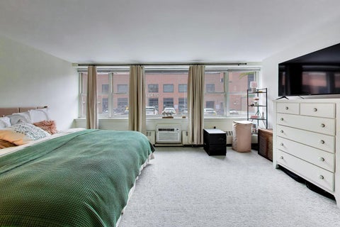 Tiny photo for 2300 N Commonwealth Avenue #2H, Chicago, IL 60614 (MLS # 12731098)