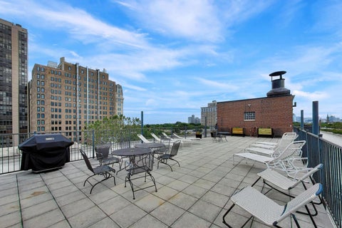 Tiny photo for 2300 N Commonwealth Avenue #2H, Chicago, IL 60614 (MLS # 12731098)